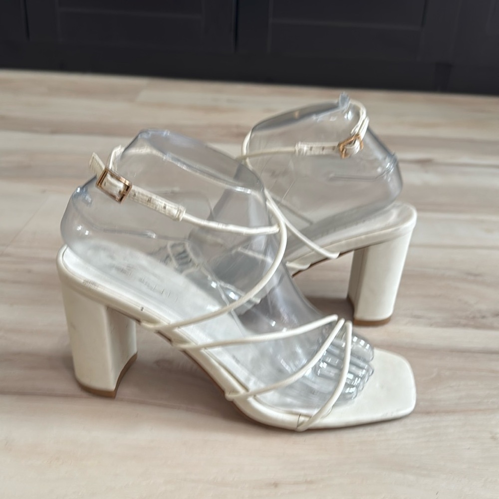 Billini White Strappy Block Heel Sandals Size 7 Minimalist Heels